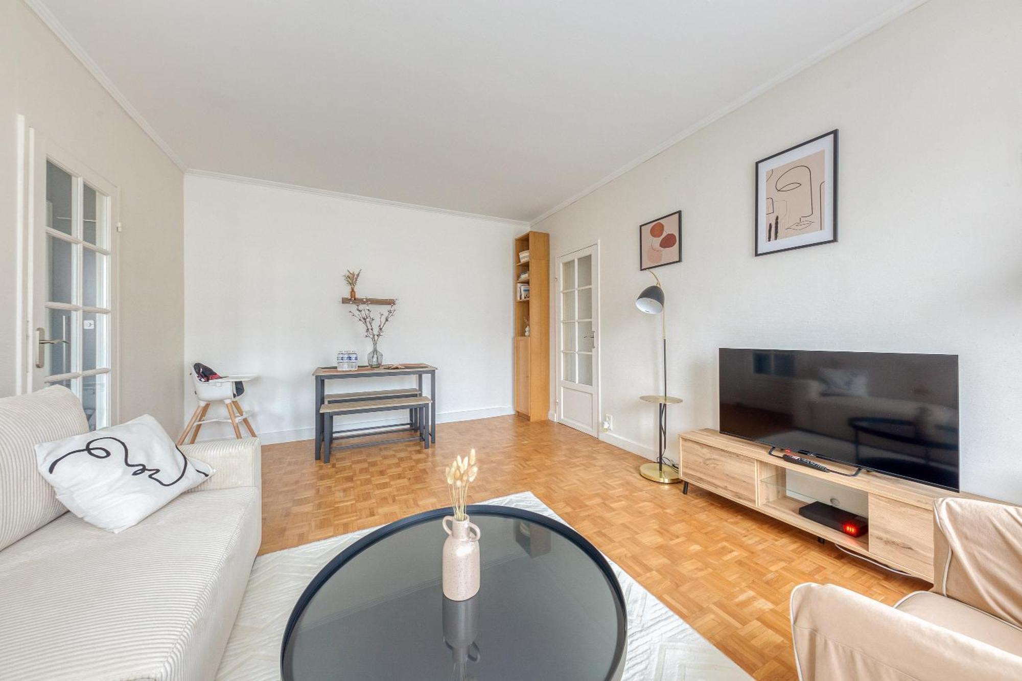 T3 10min From Orly Airport And 5min From Rer B Apartment