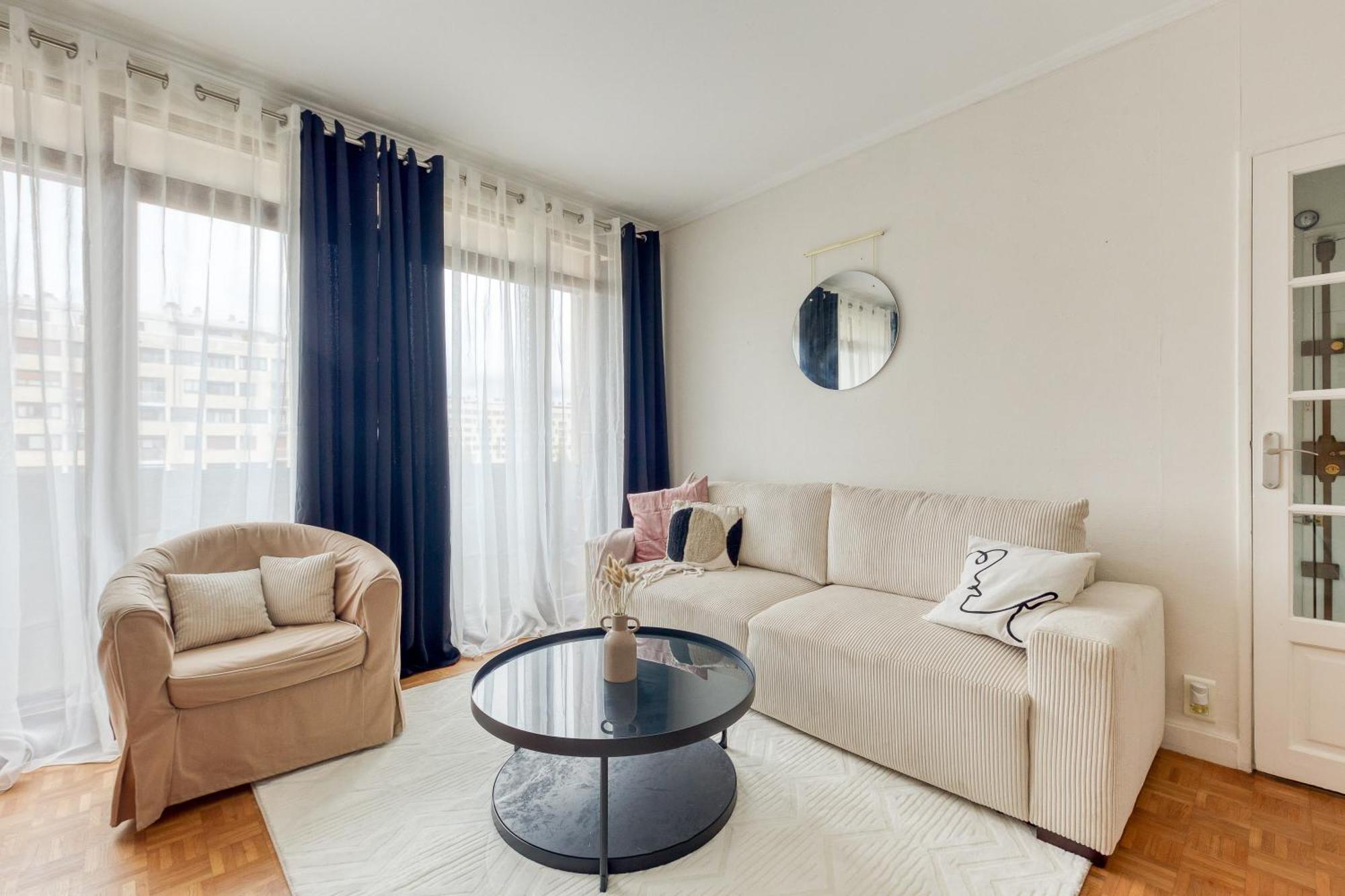 T3 10min From Orly Airport And 5min From Rer B Apartment